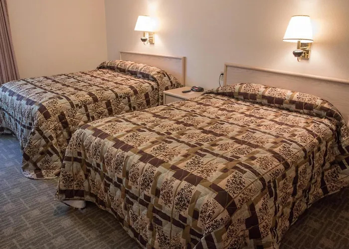 Stagecoach Inn & Suites