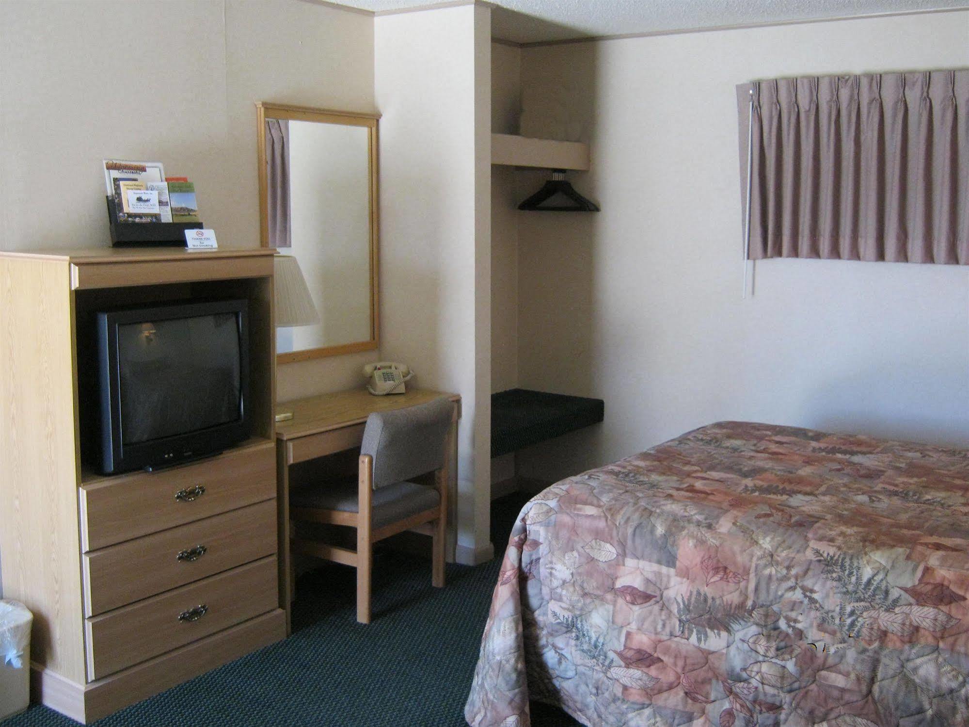 Stagecoach Inn & Suites 2*