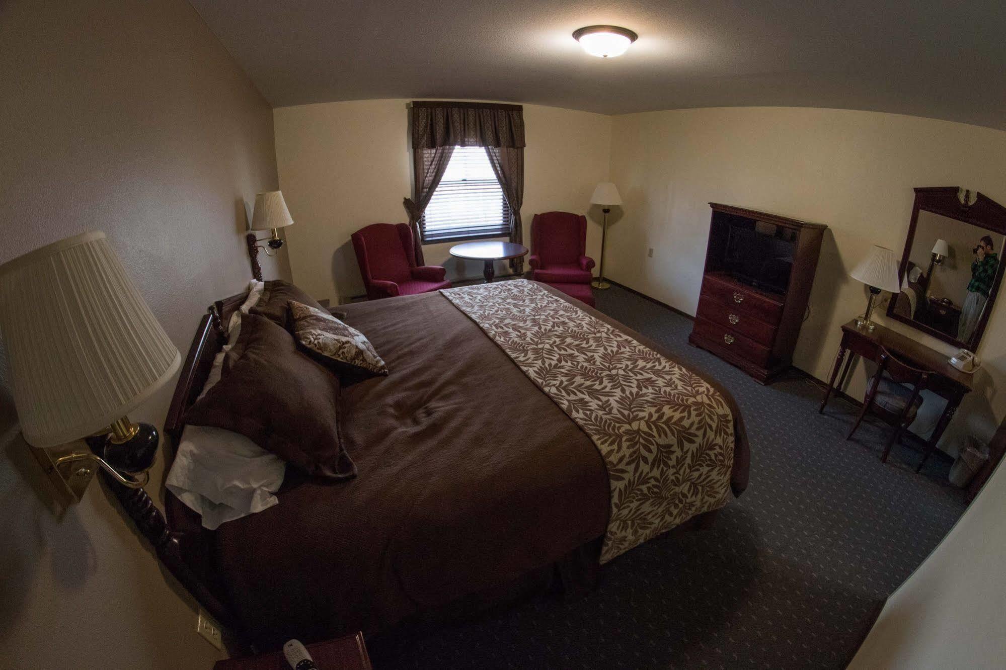 Stagecoach Inn & Suites Motel 2*