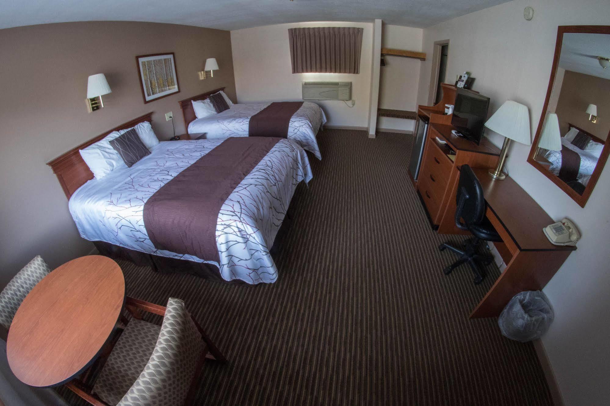 Stagecoach Inn & Suites