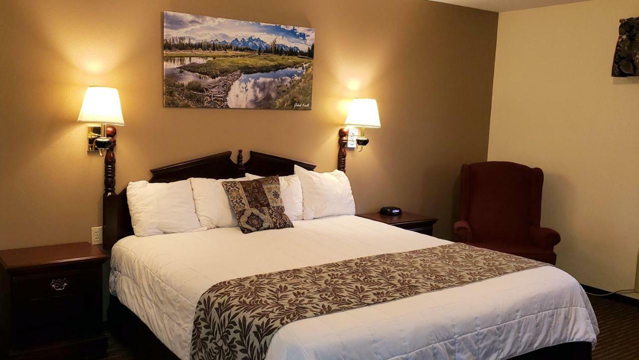 Stagecoach Inn & Suites Motel 2*