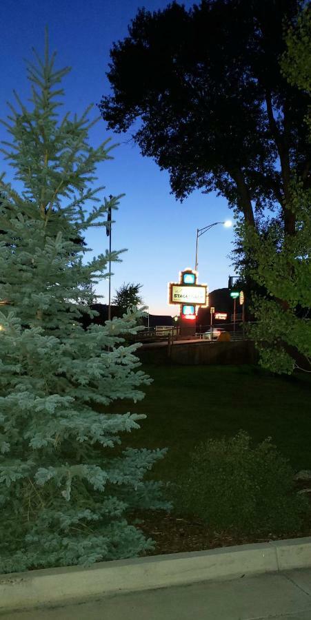 Stagecoach Inn & Suites 2*