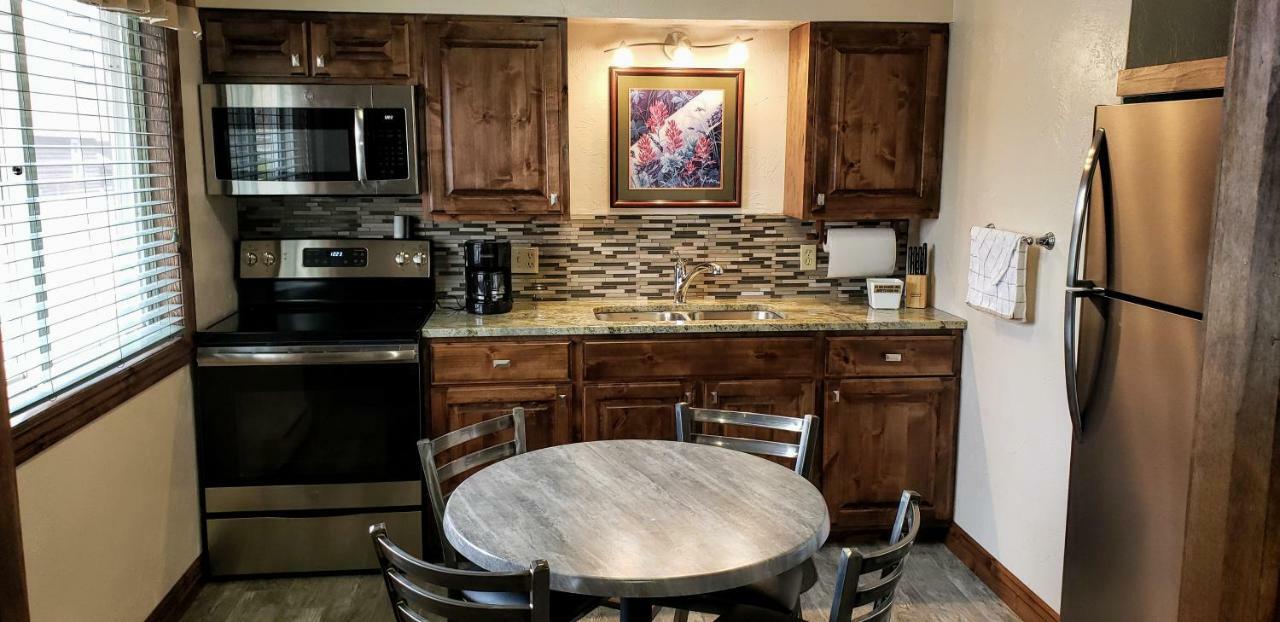 Stagecoach Inn & Suites Motel 2*